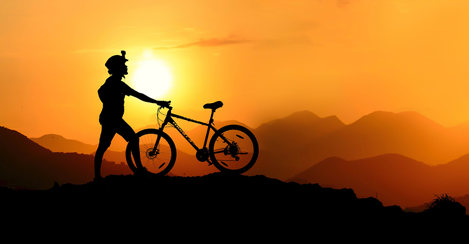 Фото горного велосипеда на закате
